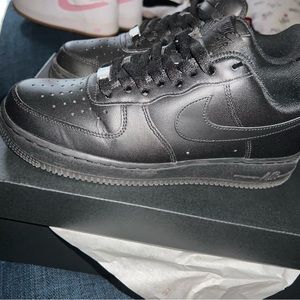 Nike Air Force 1 '07
Men's Shoe